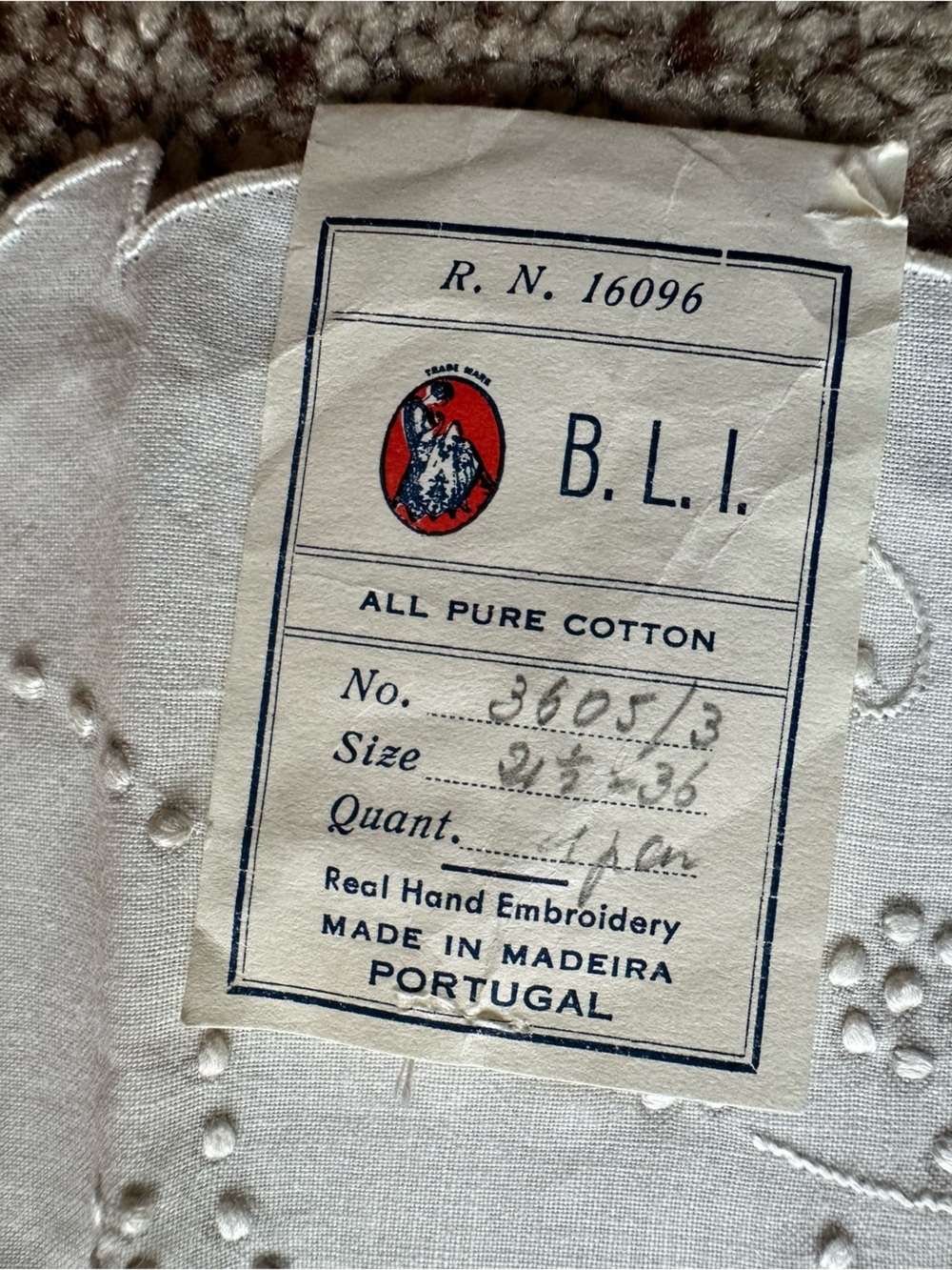 Vintage Madeira Hand-Embroidered Pillowcases B.L.I. NOS Set of 2 *Read Desc* - Picture 4 of 9